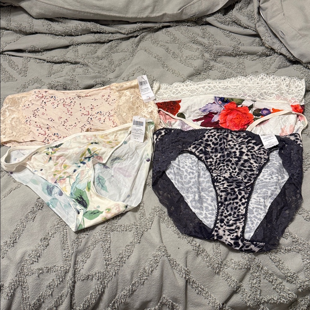 Floral and Lace Panty Set